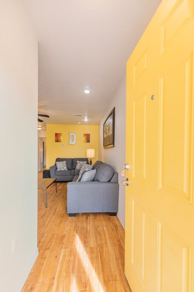 Foto del edificio - 800 Sherwood Dr