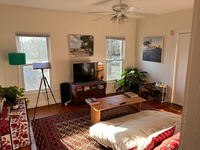 Foto del edificio - 3005 Huntingdon Ave