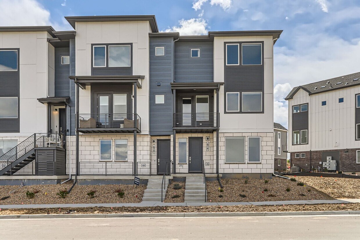 Foto principal - 676 Saddle Dr