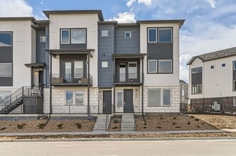 Building Photo - 676 Saddle Dr