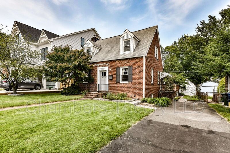 Foto principal - 1011 21st St S