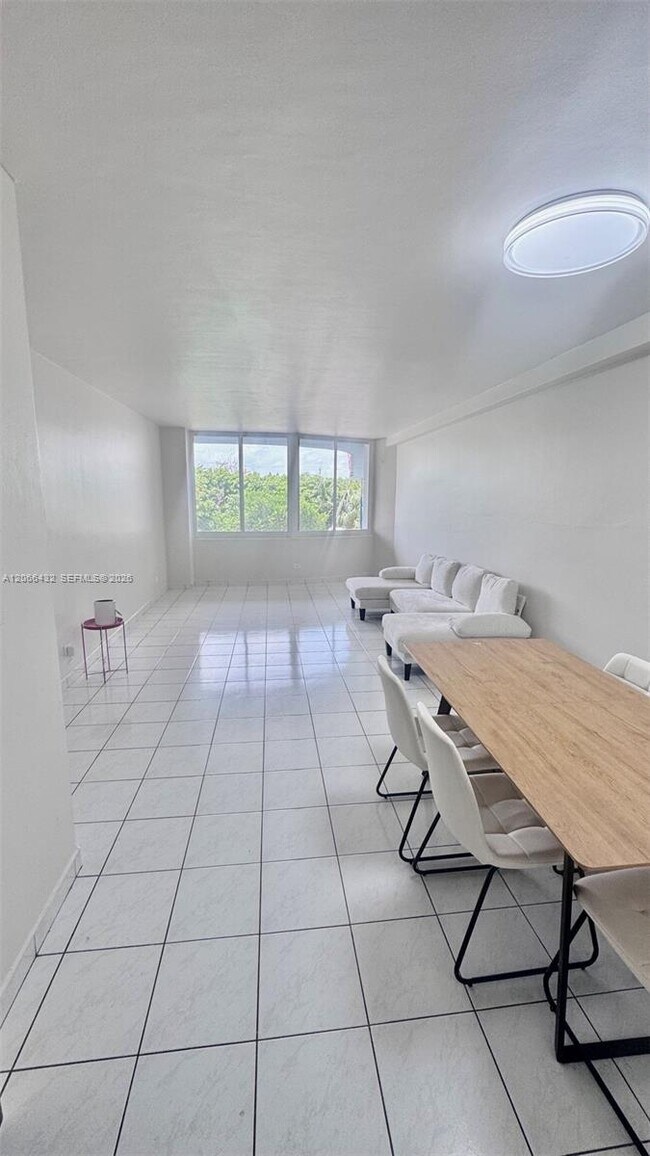 Foto del edificio - 7441 Wayne Ave