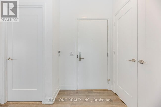 Photo du bâtiment - 56 Annie Craig Dr