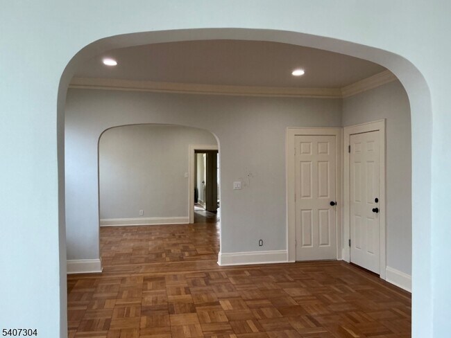 Building Photo - 176 Weequahic Ave