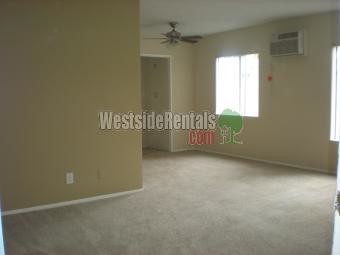 Primary Photo - 15125 Victory Blvd