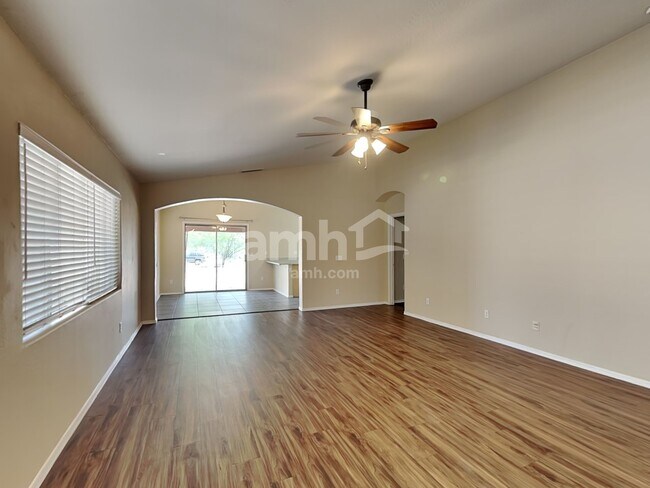 Foto del edificio - 5354 W Jessica Ln
