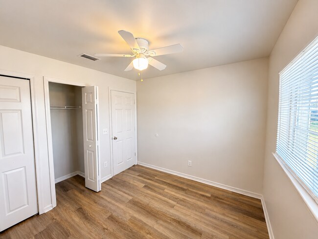 Foto del edificio - COZY 3 bed 2 bath lehigh