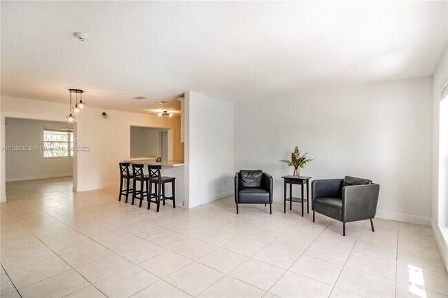 Building Photo - 9940 SW 74th St