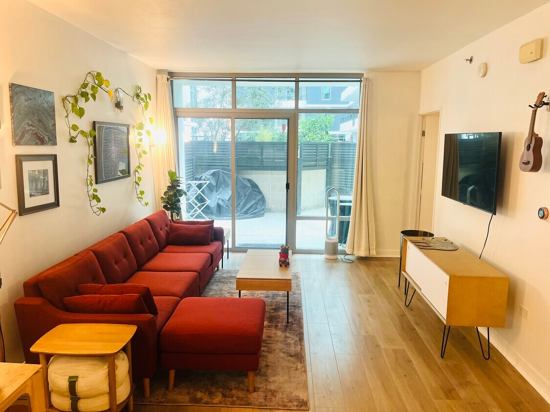 Foto principal - 425 W Beech St