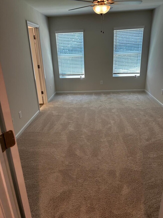 Building Photo - 4248 Notting Hill Dr SW
