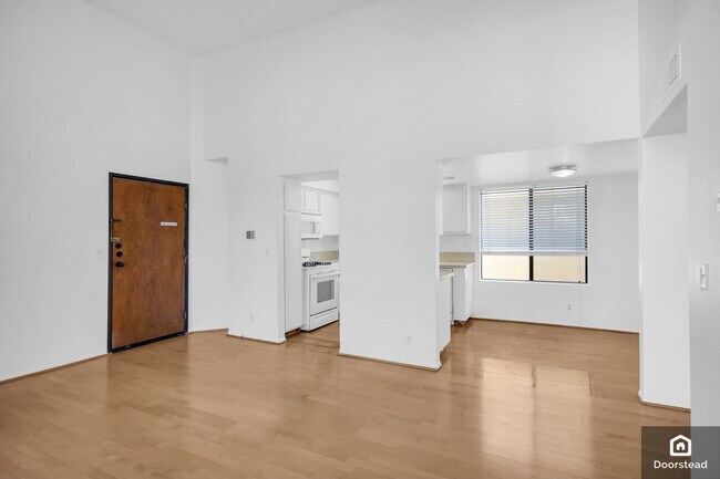Building Photo - 7001 S La Cienega Blvd