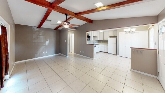 Building Photo - 618 San Saba Ct