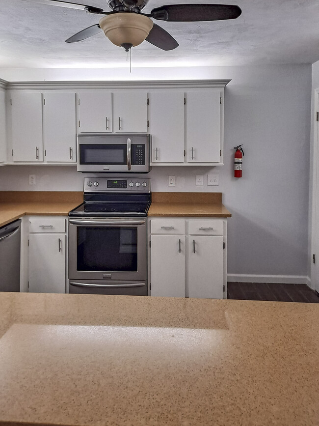 Foto del edificio - 1155 Buttermilk Ln