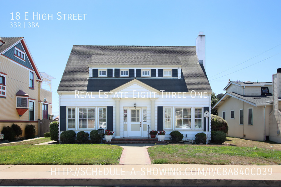 Primary Photo - Colonial Style Watsonville Home