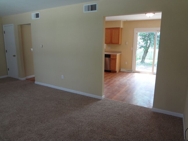 Building Photo - 505-507 Brewer Dr
