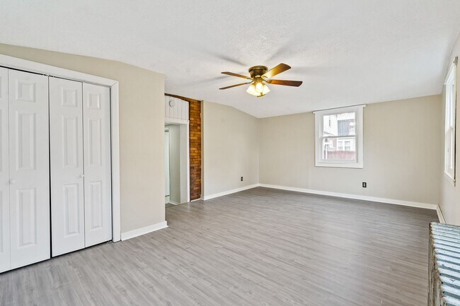 Building Photo - 139 Brightwood Ave