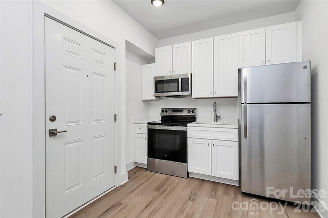 Foto del edificio - 3515 Markland Dr