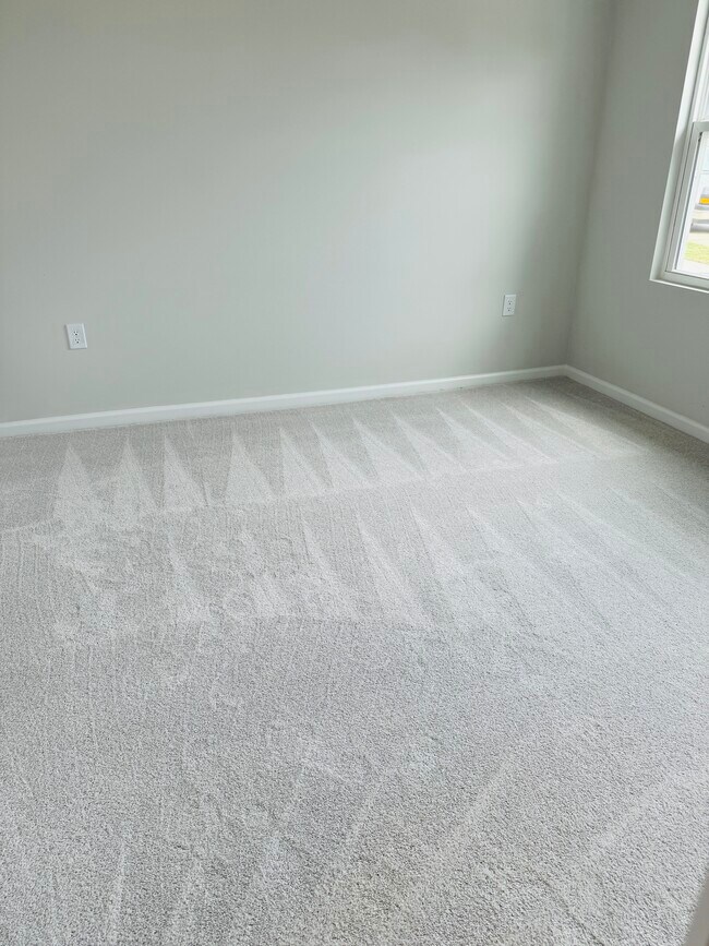 Level 1 bedroom - 1638 Kipp Ln