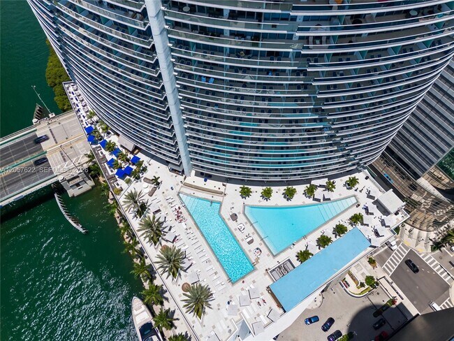 Building Photo - 200 Biscayne Blvd Way
