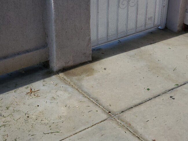 Foto del edificio - 820 W Compton Blvd