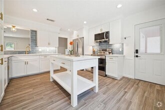 Building Photo - 5503 Oakhaven Ln