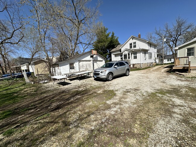 Building Photo - 205 E Phoenix Ave