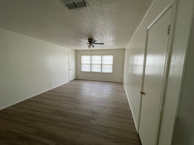 Foto del edificio - 2411 45th St