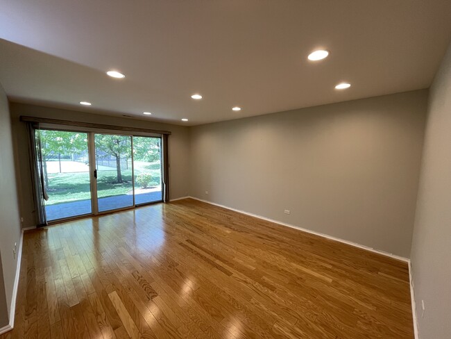 Building Photo - 1320 Cromwell Ct