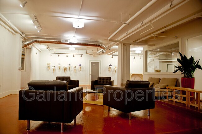 Building Photo - 110 Campbell Ave SW