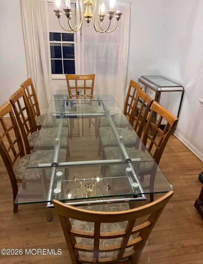 Foto del edificio - 33 Parker Rd