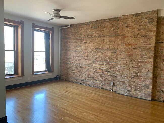 Foto del edificio - 1433 W Chicago Ave