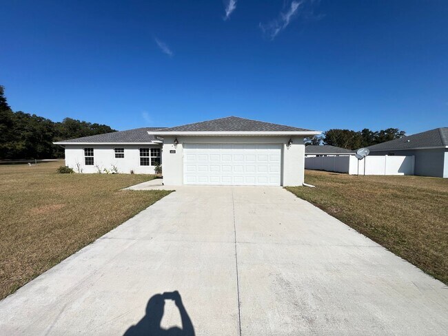Foto del edificio - Spacious 4-Bedroom Modern Home in Citra!!!