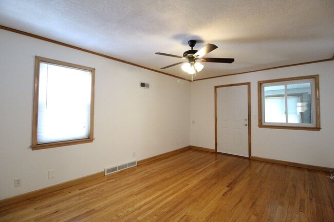 Foto del edificio - 1+ Bedroom 1 Bath Apartment in Midtown