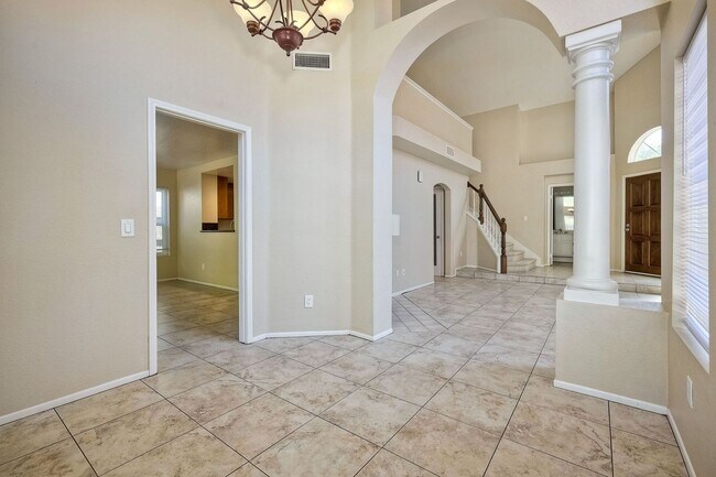 Building Photo - 3Bed/2Bath in Rancho Del Oro~ Ave Sevilla