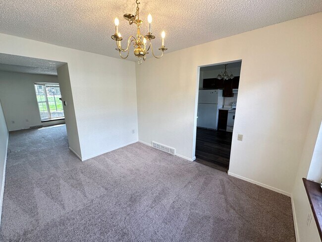 Building Photo - Charming 3 Bedroom, 2.5 Bathroom in Bear V...