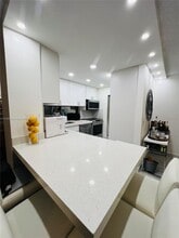 Building Photo - 16909 N Bay Rd Building Photo - 16909 N Bay Rd