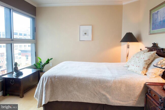 Cama - 777 7th St NW