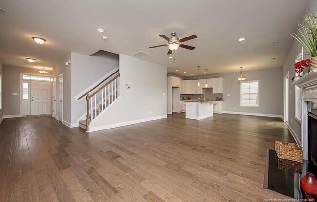 Building Photo - 5252 Debut Ave
