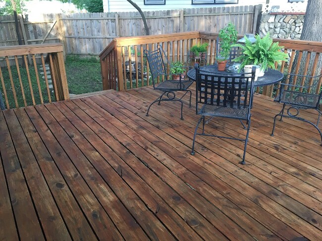 Foto del edificio - 1303 Mills Dr