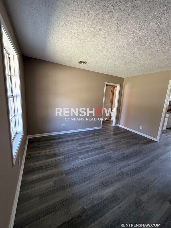 Foto del edificio - 16 Red Oak Cove