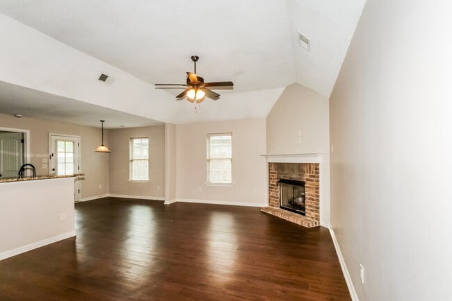 Building Photo - 9426 Darren Cir S