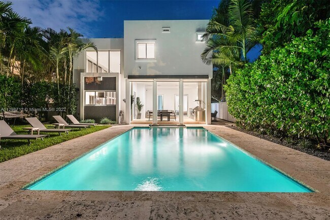 Foto del edificio - 8010 SW 63rd Ct