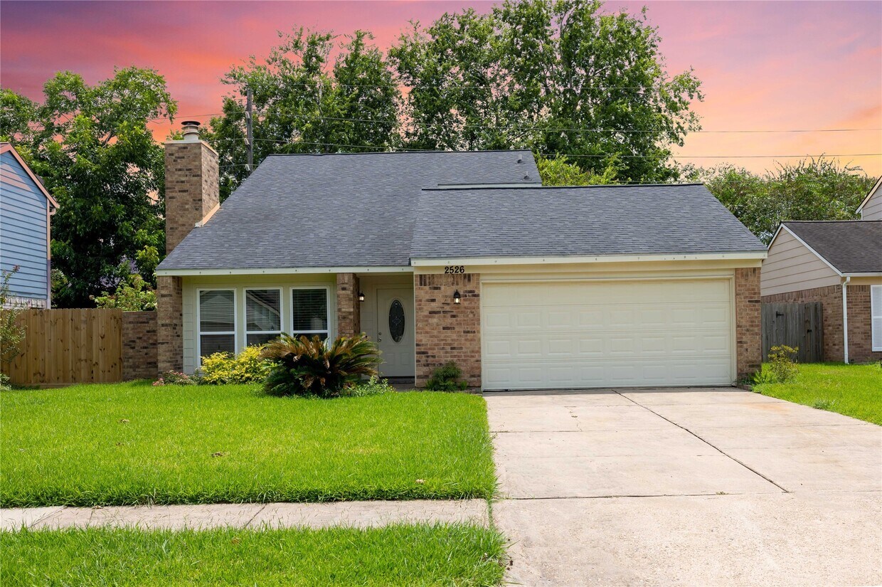 Foto principal - 2526 Windswept Dr