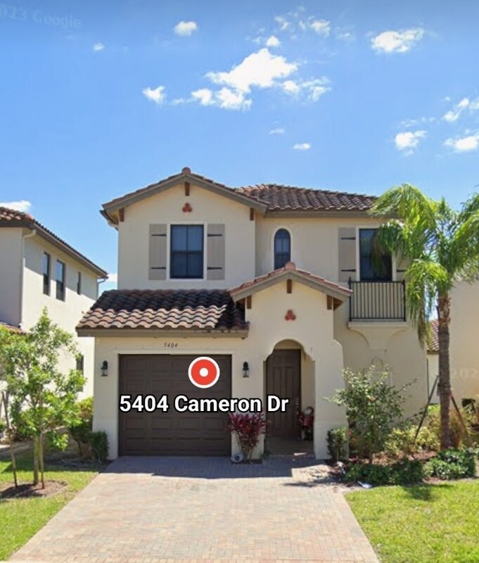 Foto principal - 5404 Cameron Dr