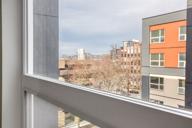 Building Photo - 330 3rd Ave W