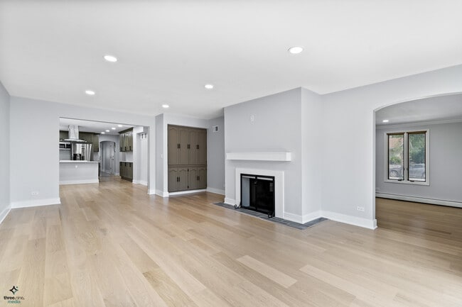 Building Photo - 1141 N Delphia Ave