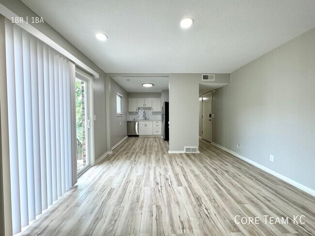 Building Photo - 1132 W 41st-4W