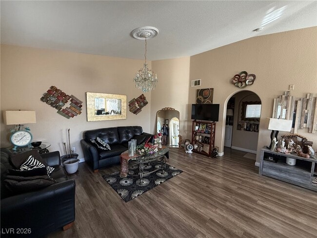 Foto del edificio - 401 Amber Pine St