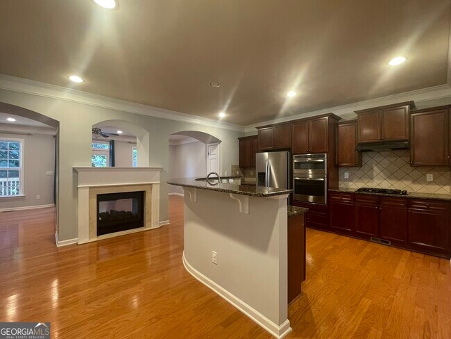 Building Photo - 6050 China Rose Ln