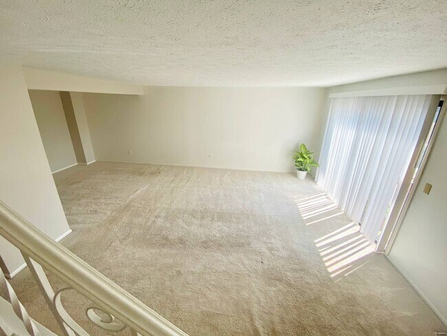 Living area - 164 Penn Ln